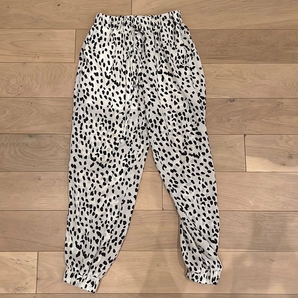 Sen silk lined animal print joggers